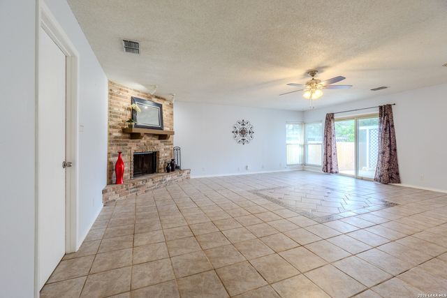 8426 OAK POST ST, San Antonio, TX 78251