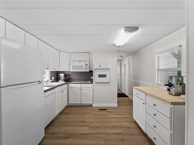 3402 SHINGLE OAK TERRACE, Sarasota, FL 34237