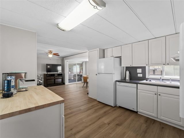 3402 SHINGLE OAK TERRACE, Sarasota, FL 34237