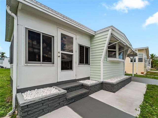 3402 SHINGLE OAK TERRACE, Sarasota, FL 34237