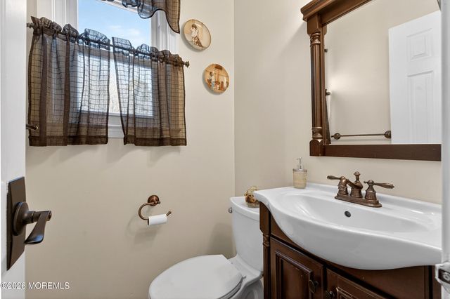 133 Starlight Road, Howell, NJ 07731