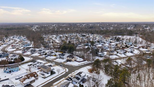 133 Starlight Road, Howell, NJ 07731