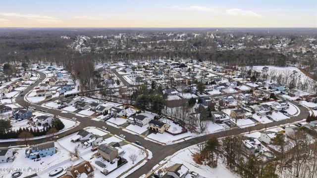 133 Starlight Road, Howell, NJ 07731