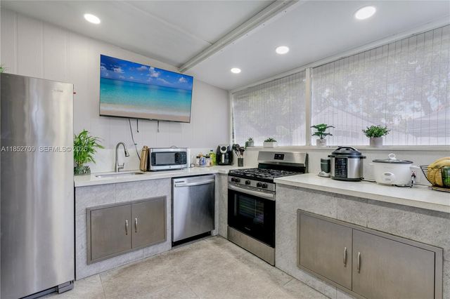 9311 SW 37th Street, Miami, FL 33165