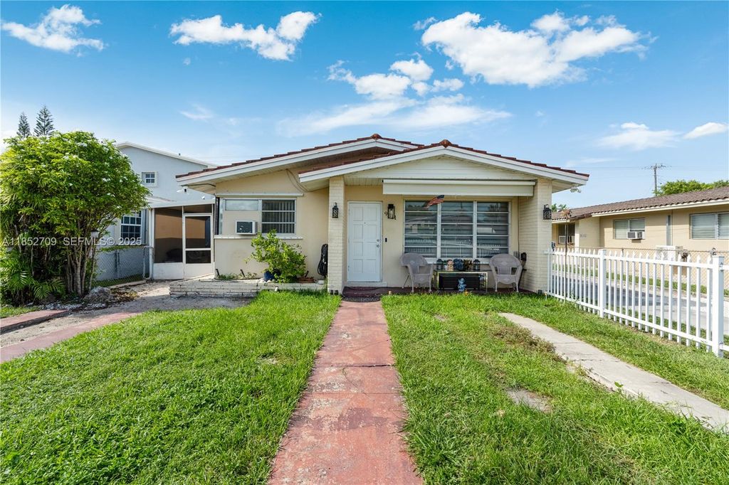 9311 SW 37th Street, Miami, FL 33165