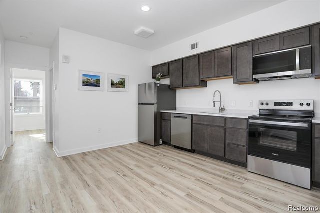 799 E Grand Boulevard 4, Detroit, MI 48207