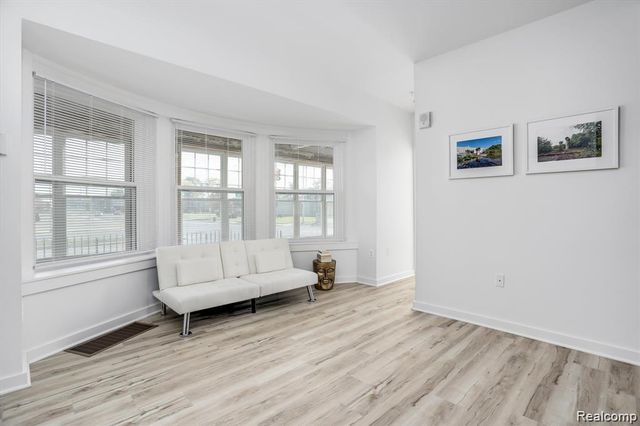 799 E Grand Boulevard 4, Detroit, MI 48207