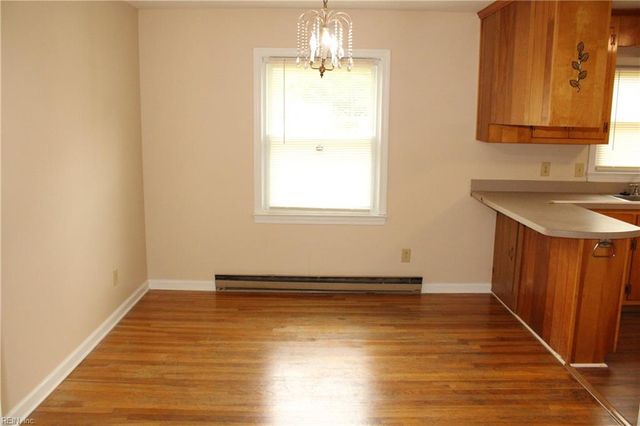 330 Kingsman DR, Newport News, VA 23608