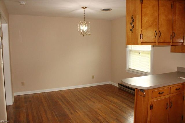 330 Kingsman DR, Newport News, VA 23608
