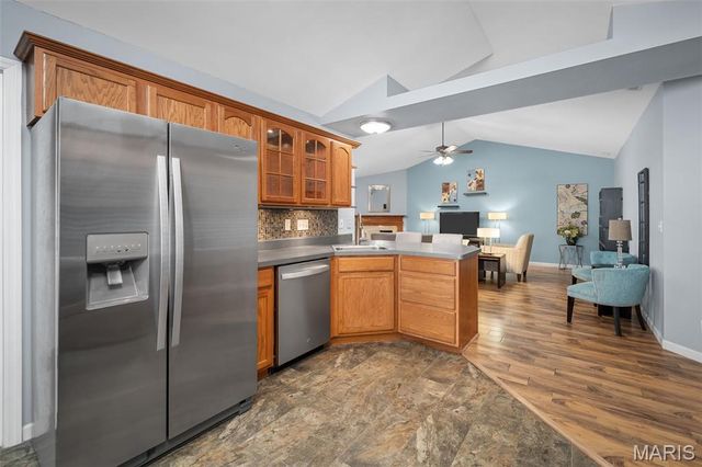 6 Quiet Meadow Court, St Peters, MO 63376