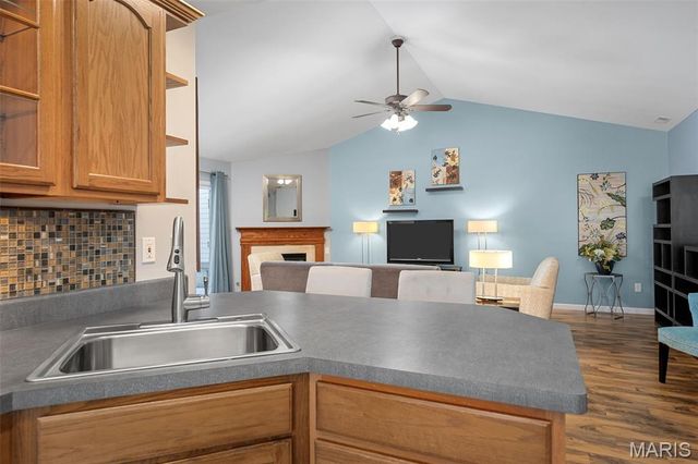 6 Quiet Meadow Court, St Peters, MO 63376