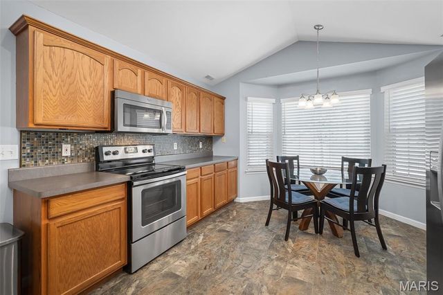 6 Quiet Meadow Court, St Peters, MO 63376