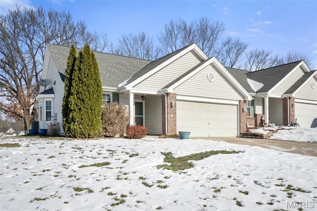 6 Quiet Meadow Court, St Peters, MO 63376