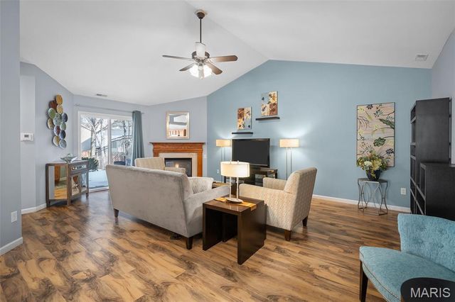 6 Quiet Meadow Court, St Peters, MO 63376