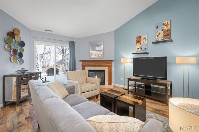 6 Quiet Meadow Court, St Peters, MO 63376