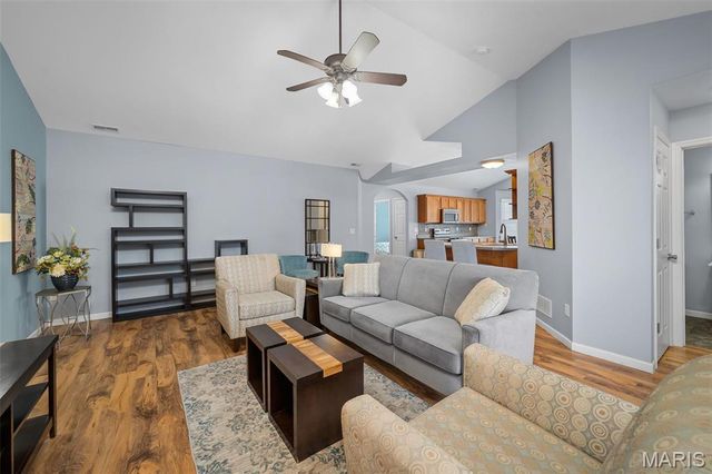 6 Quiet Meadow Court, St Peters, MO 63376