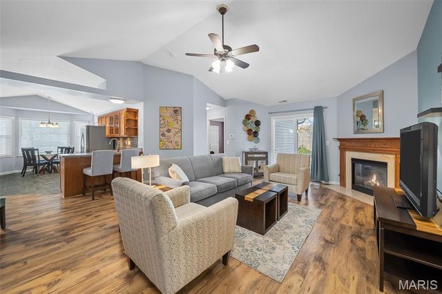 6 Quiet Meadow Court, St Peters, MO 63376