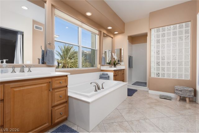 9201 Tesoras Drive 302, Las Vegas, NV 89144