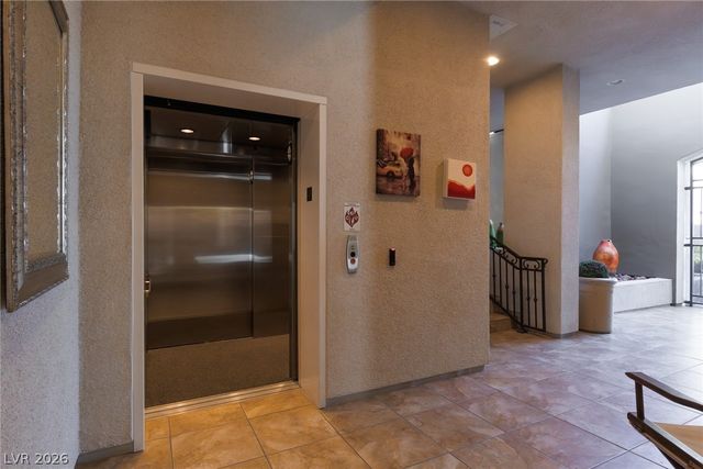 9201 Tesoras Drive 302, Las Vegas, NV 89144