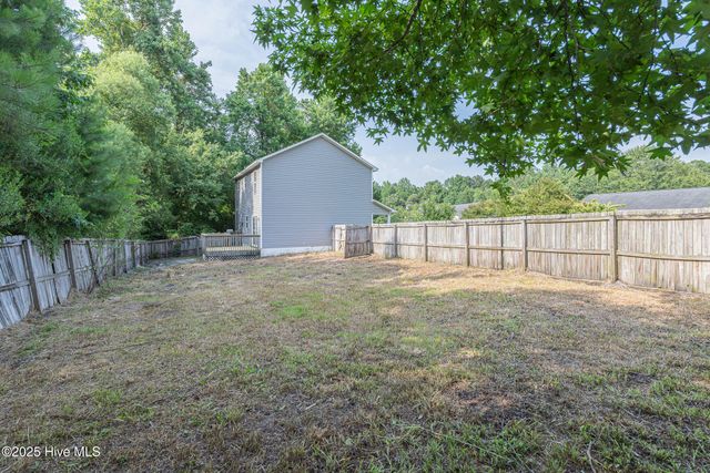101 Republic Court, Jacksonville, NC 28540