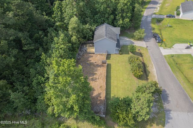 101 Republic Court, Jacksonville, NC 28540