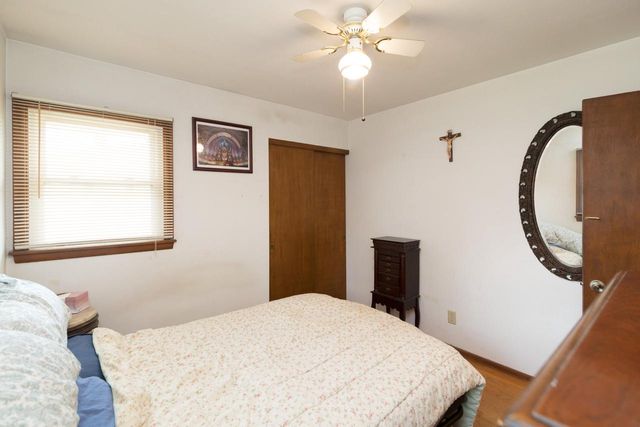 N89W15242 Cleveland AVENUE, Menomonee Falls, WI 53051