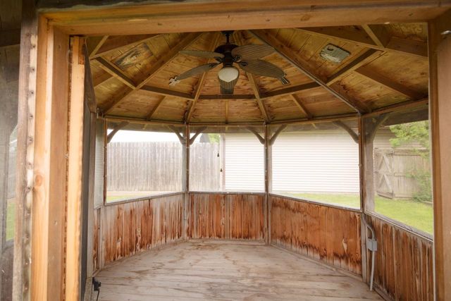 N89W15242 Cleveland AVENUE, Menomonee Falls, WI 53051
