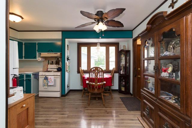 N89W15242 Cleveland AVENUE, Menomonee Falls, WI 53051