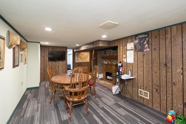 N89W15242 Cleveland AVENUE, Menomonee Falls, WI 53051