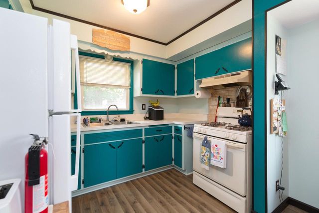 N89W15242 Cleveland AVENUE, Menomonee Falls, WI 53051