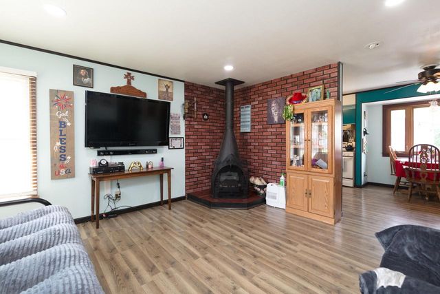 N89W15242 Cleveland AVENUE, Menomonee Falls, WI 53051