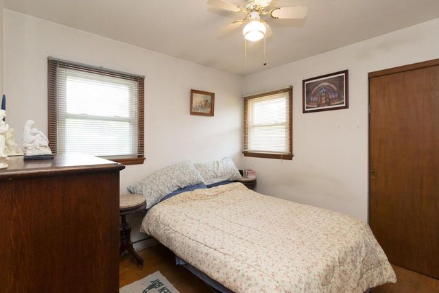 N89W15242 Cleveland AVENUE, Menomonee Falls, WI 53051