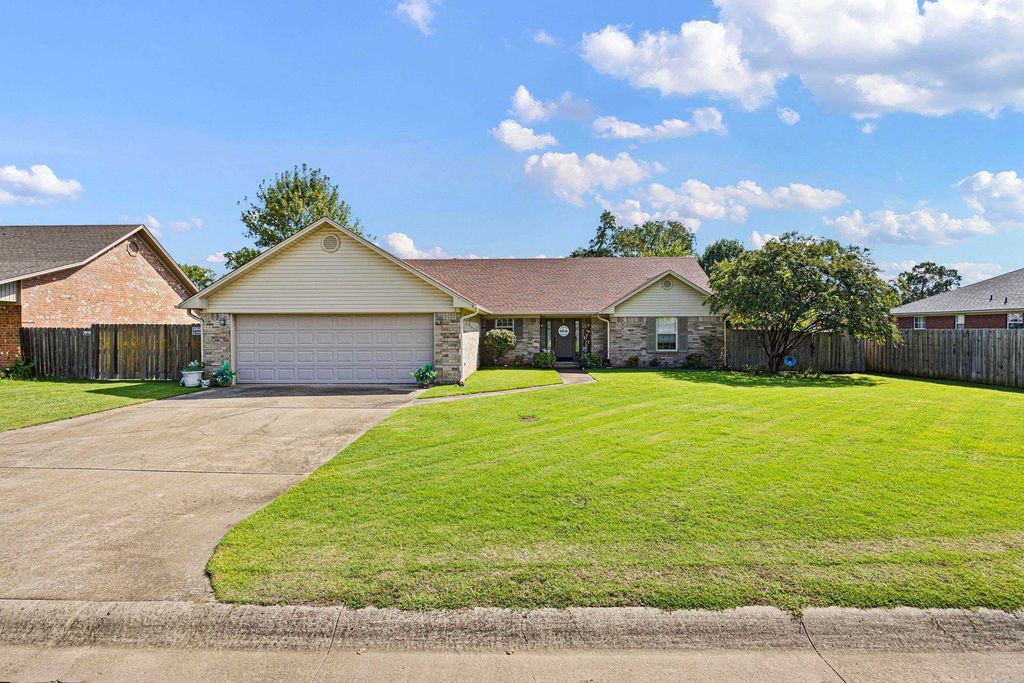 99 Sunflower Drive, Pottsville, AR 72858