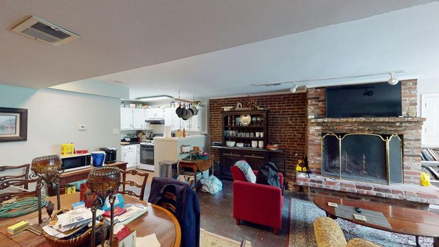 318 MARYLAND AVE NE, Washington, DC 20002