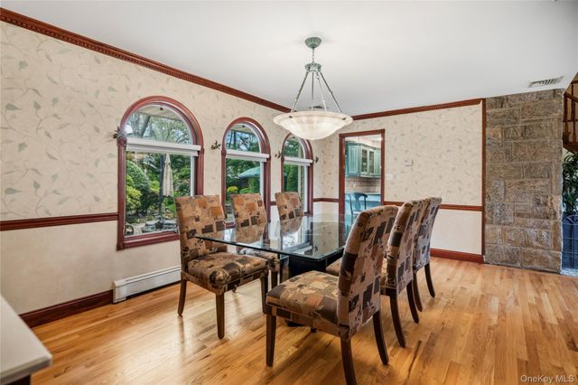 565 Mohawk Road, West Hempstead, NY 11552