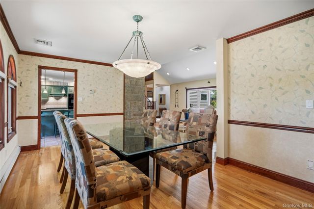 565 Mohawk Road, West Hempstead, NY 11552