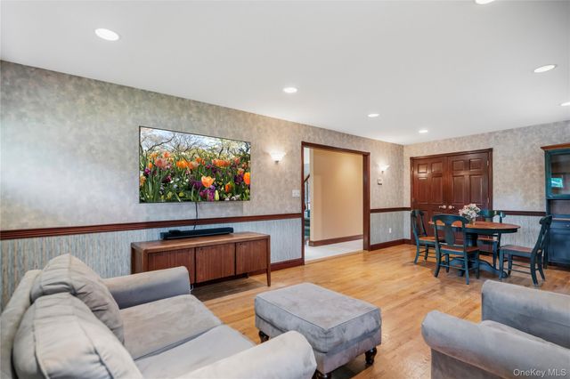 565 Mohawk Road, West Hempstead, NY 11552