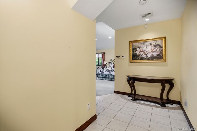 565 Mohawk Road, West Hempstead, NY 11552