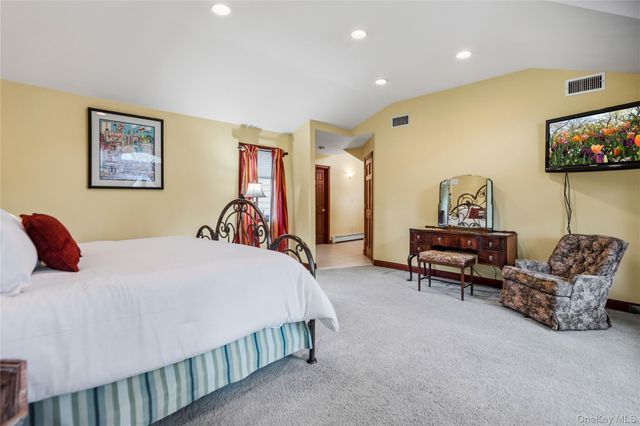 565 Mohawk Road, West Hempstead, NY 11552