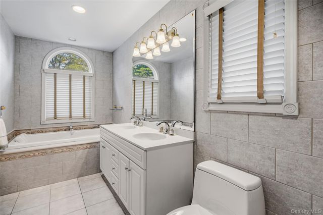 565 Mohawk Road, West Hempstead, NY 11552