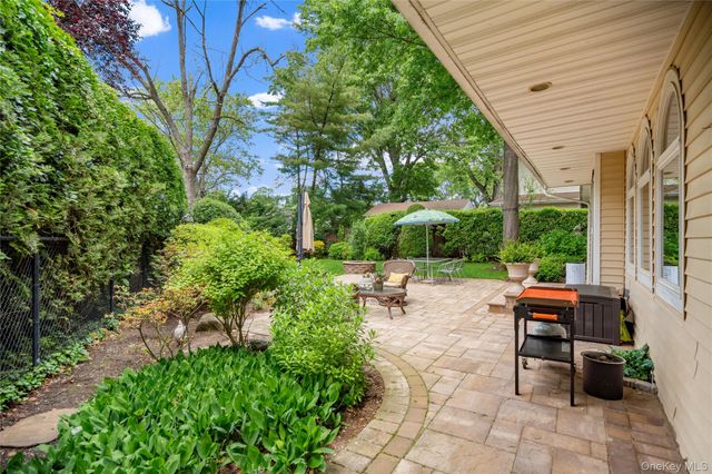 565 Mohawk Road, West Hempstead, NY 11552