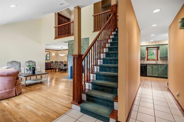 565 Mohawk Road, West Hempstead, NY 11552