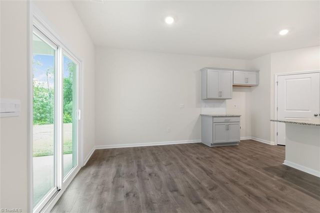 3010 Middle Creek Lane, Greensboro, NC 27405