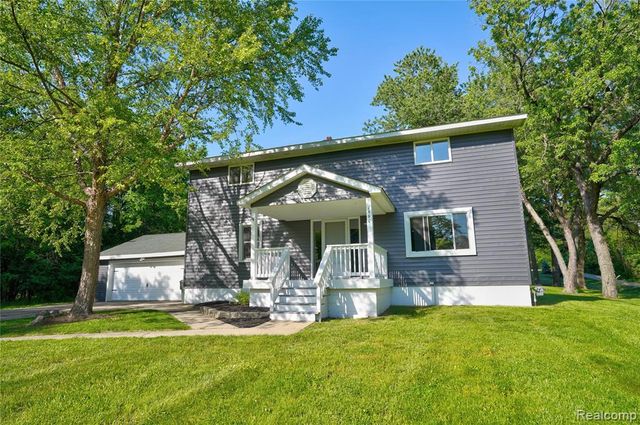 1460 W Silverbell Road, Lake Orion, MI 48359