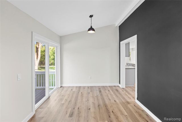 1460 W Silverbell Road, Lake Orion, MI 48359