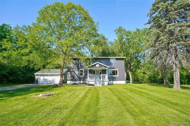 1460 W Silverbell Road, Lake Orion, MI 48359