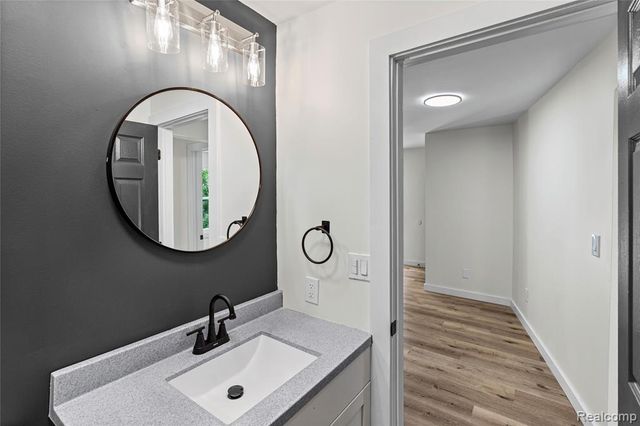 1460 W Silverbell Road, Lake Orion, MI 48359