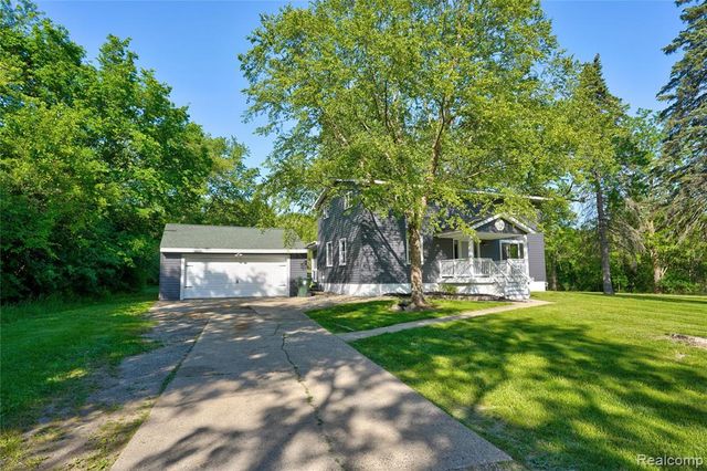 1460 W Silverbell Road, Lake Orion, MI 48359