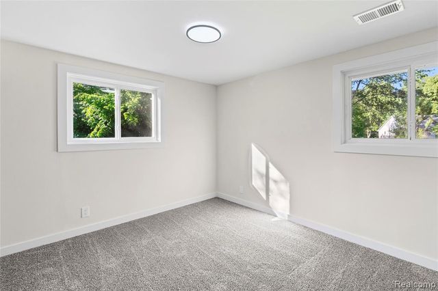 1460 W Silverbell Road, Lake Orion, MI 48359