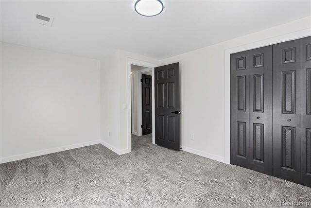 1460 W Silverbell Road, Lake Orion, MI 48359